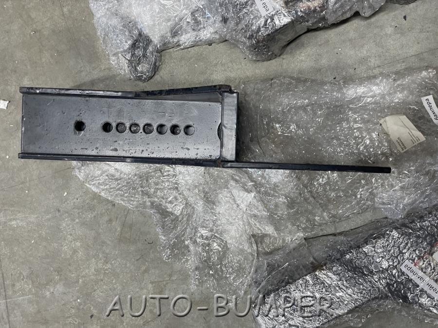 Iveco Eurocargo 2003- Кронштейн крепления бампера к раме левый 504064425